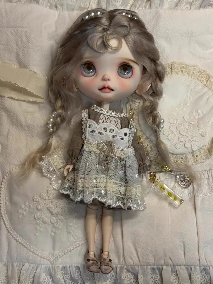 

Dula Doll Wigs for Blythe Qbaby natural Mohair beautiful style hard seams for 9-10 inch head