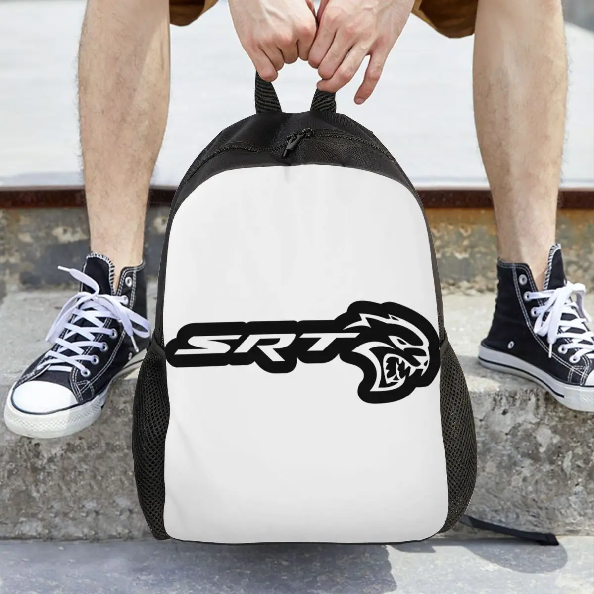 SRT Hellcat Demon Dodge Challenger รถแข่งนักเรียนกระเป๋าเป้สะพายหลังกระเป๋านักเรียนเดินป่าท่องเที่ยว Daypack สําหรับผู้ชายผู้หญิงแฟชั่น Bookbag