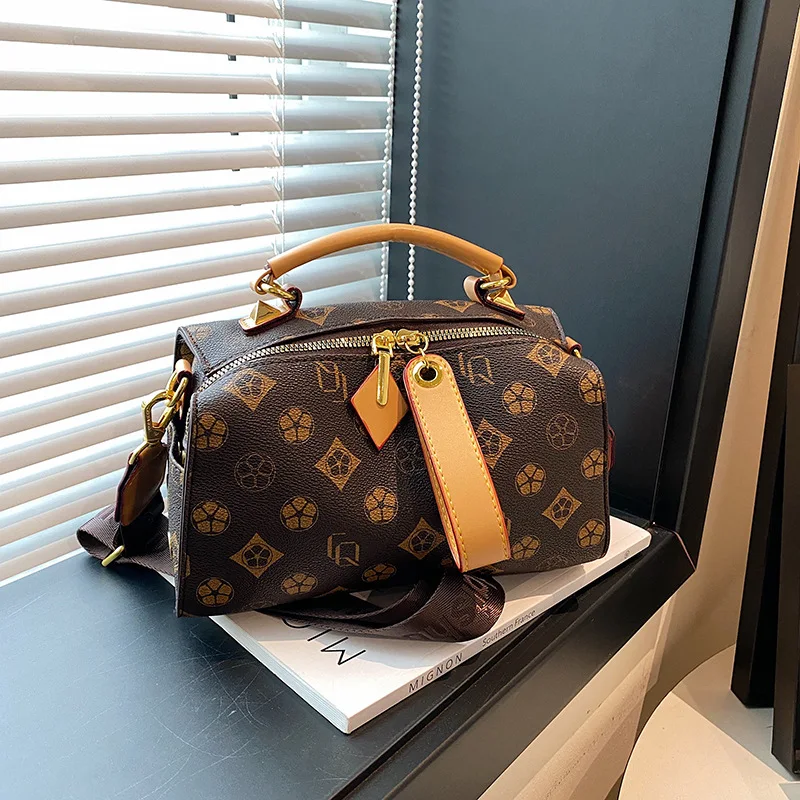 

2025 Monogram Pillow Bag, Spacious Shoulder Purse, Women's Vintage Crossbody, Luxe Day to Night Tote, Minimalist Leather Bag