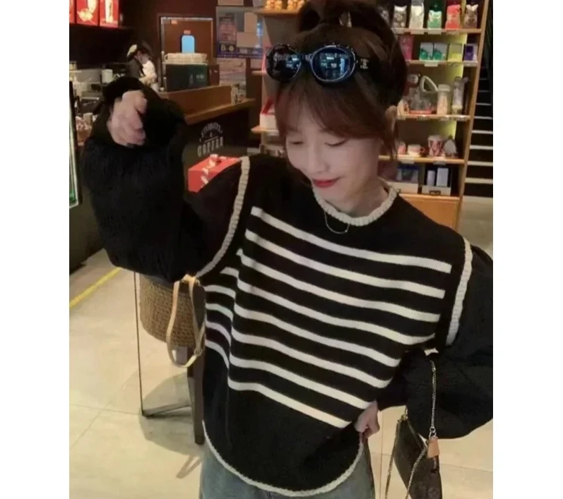 

women Black and white striped fake two-piece knitted sweaters pring and autumn Korean soft