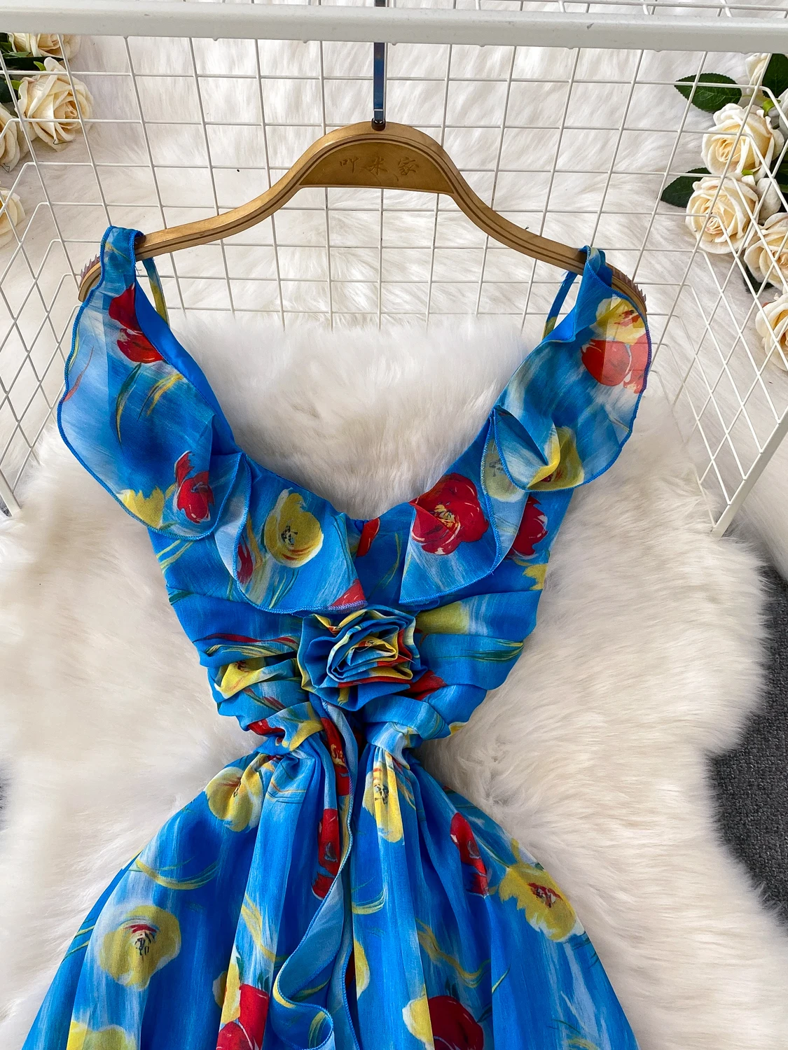 エレガントな V ネック シフォン プリント ドレス フライング スリーブ付き レディース ホリデー フローラル サッシュ ウエストシェイプ マキシ スカート 韓国スタイル