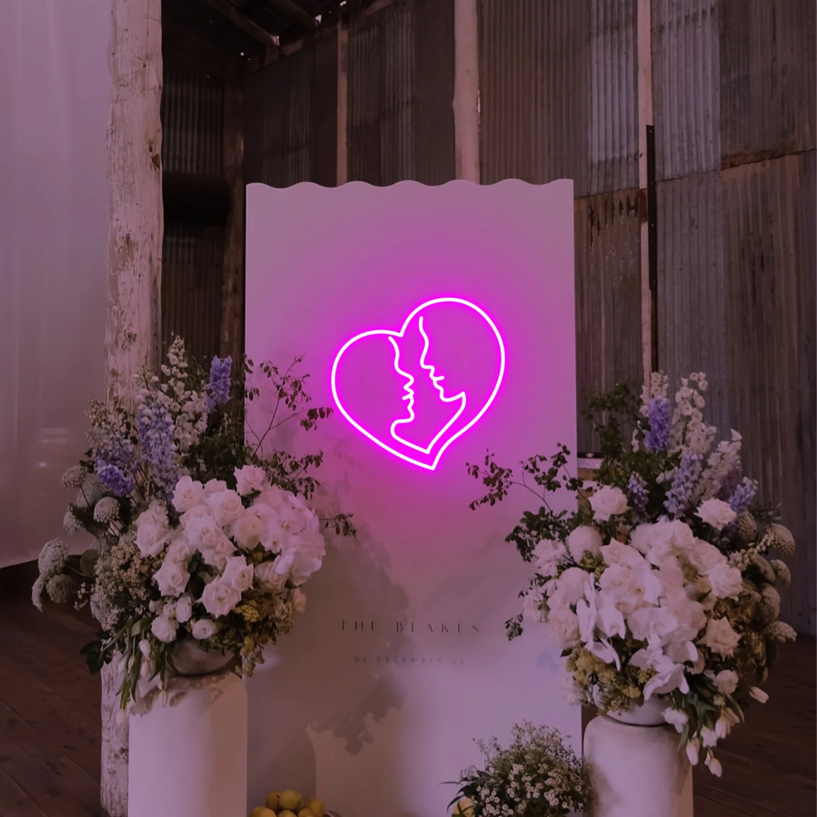 Dekorasi Dinding Neon Hati Lampu Malam LED Kiss Dapat Diredupkan untuk Dekorasi Ruang Tamu Pesta Kamar Tidur Hadiah Valentine Bertenaga USB untuk Pasangan