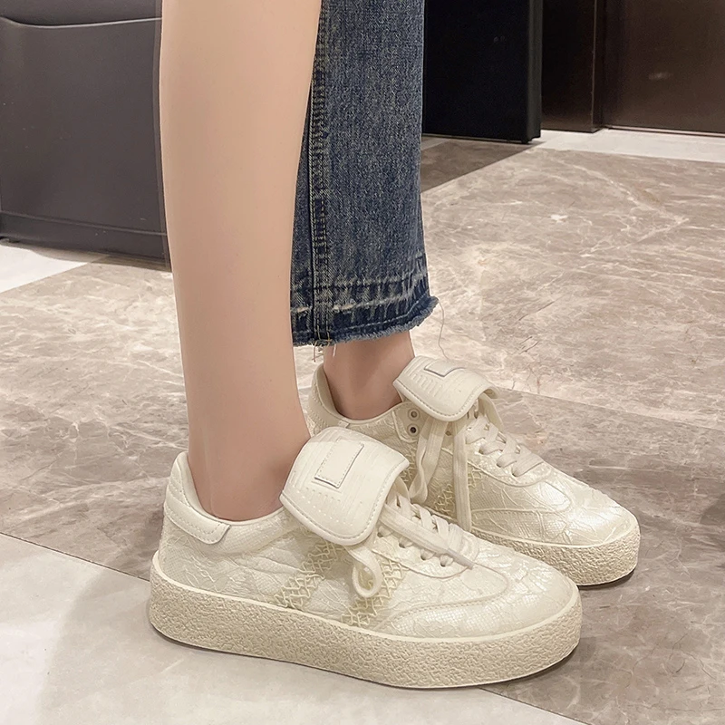 Zapatillas de deporte gruesas de cuero blanco para mujer, zapatos de plataforma con cordones, informales, tendencia, 2024