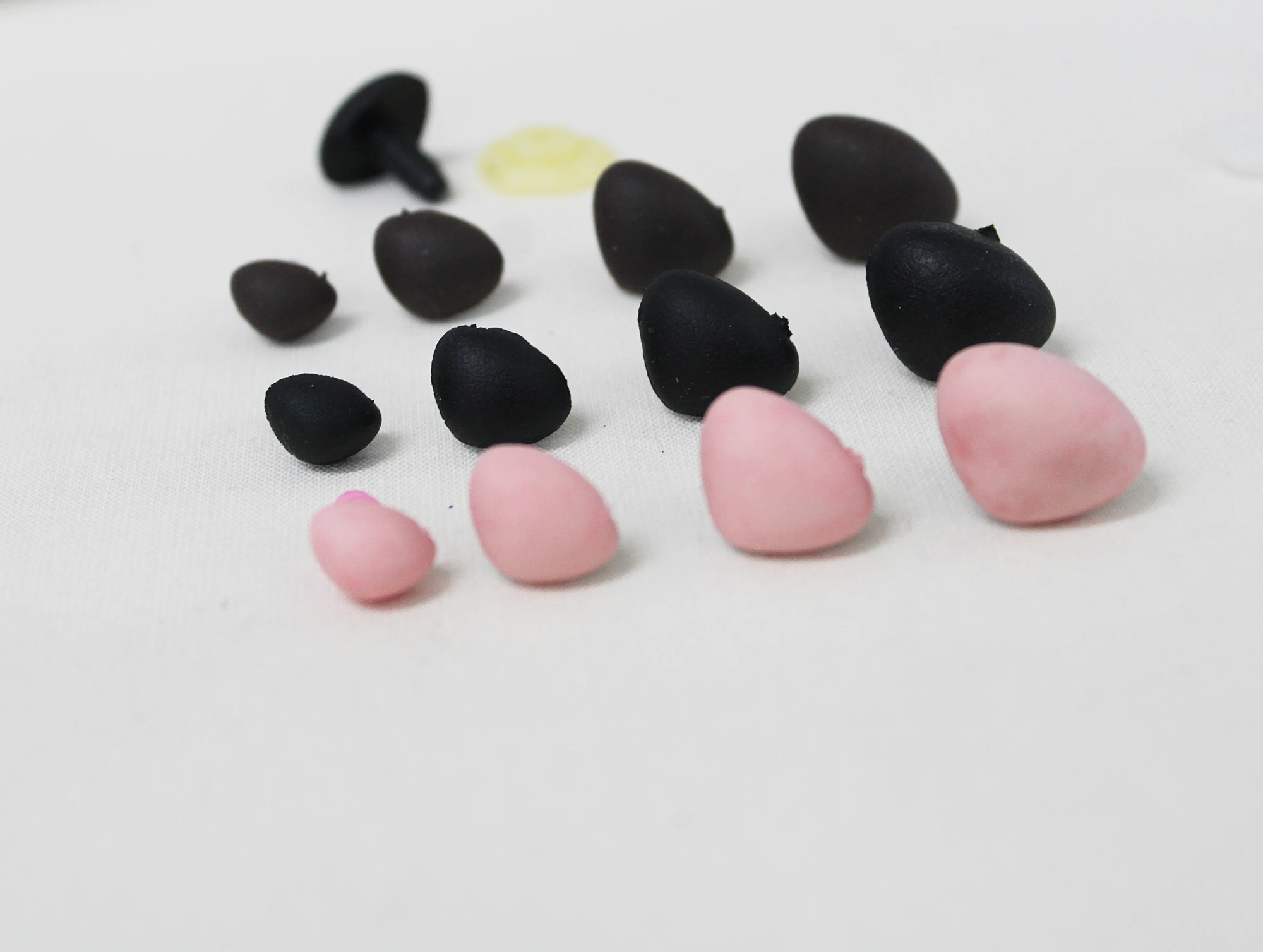 20pcs/lot  new maskaszem 12mm 15mm 18mm 20mm SOFT Triangle safety nose with washe for diy plush doll  color size option