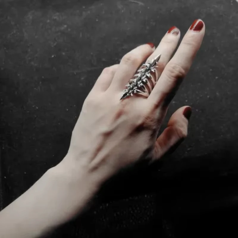 Fashion Cyberpunk Gothic Skeleton Ring Unisex Personalized Retro Spinal Bone Metal Ring Jewelry Accessories Gifts