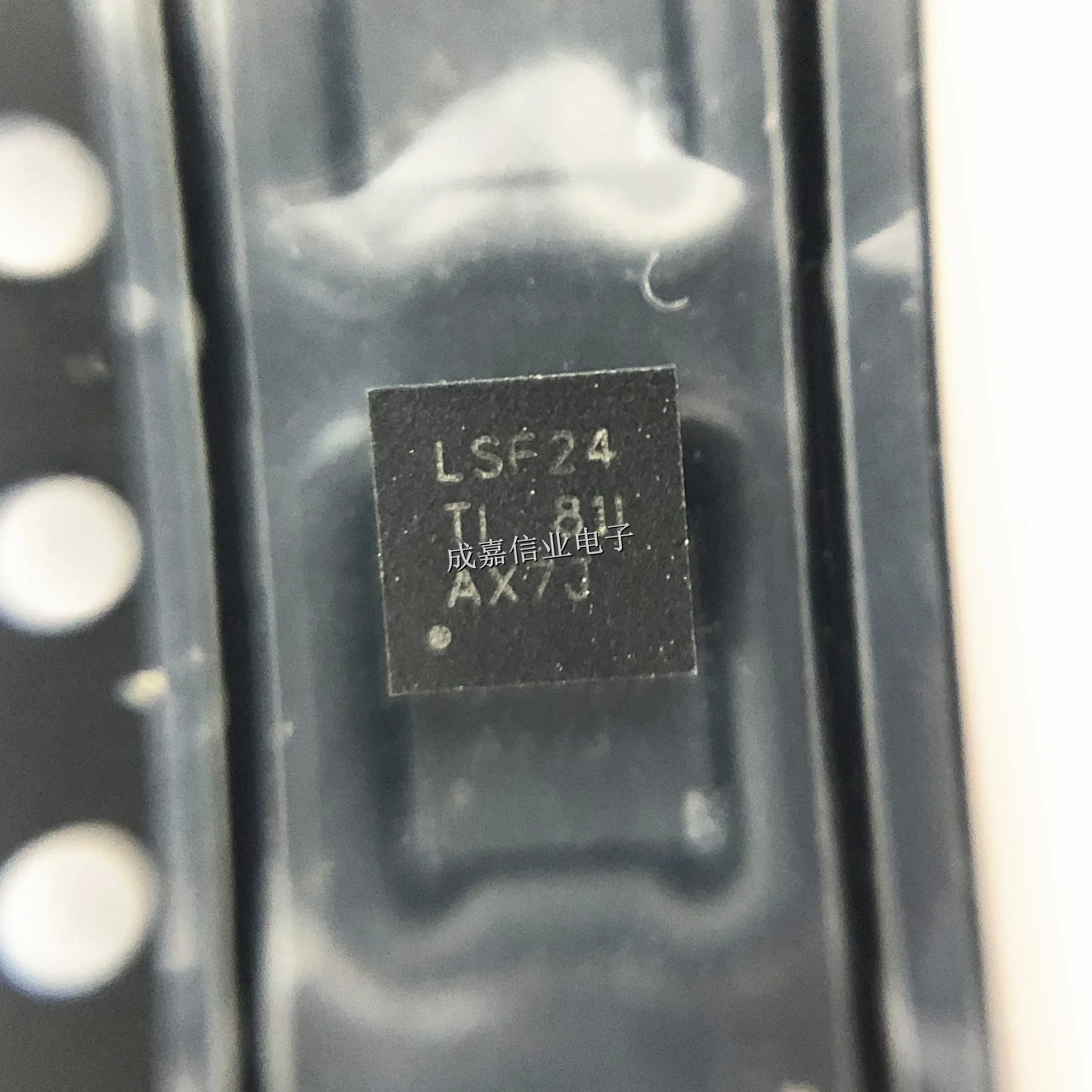 10pcs/Lot LSF0204RGYR VQFN-14 MARKING;LSF24 Translation - Voltage Levels 5.5V Operating Temperature:- 40 C-+ 125 C