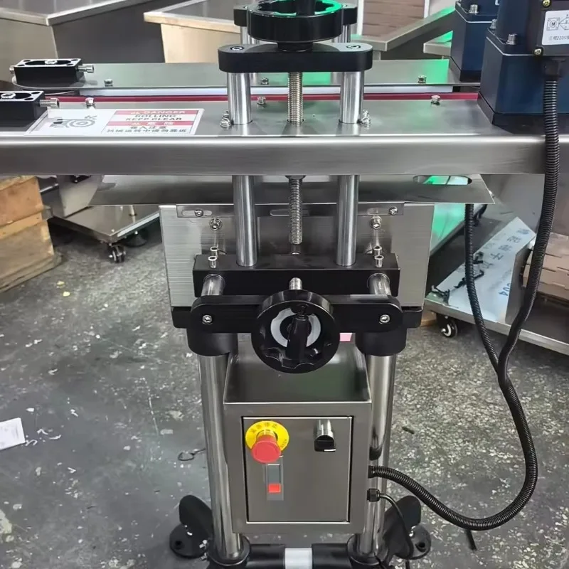 Gap Transfer Bottomless Side Gripper Grab Bottom Coding Belt Conveyor For Uneven Bottom Bottle Pet Bottle Conveyor System