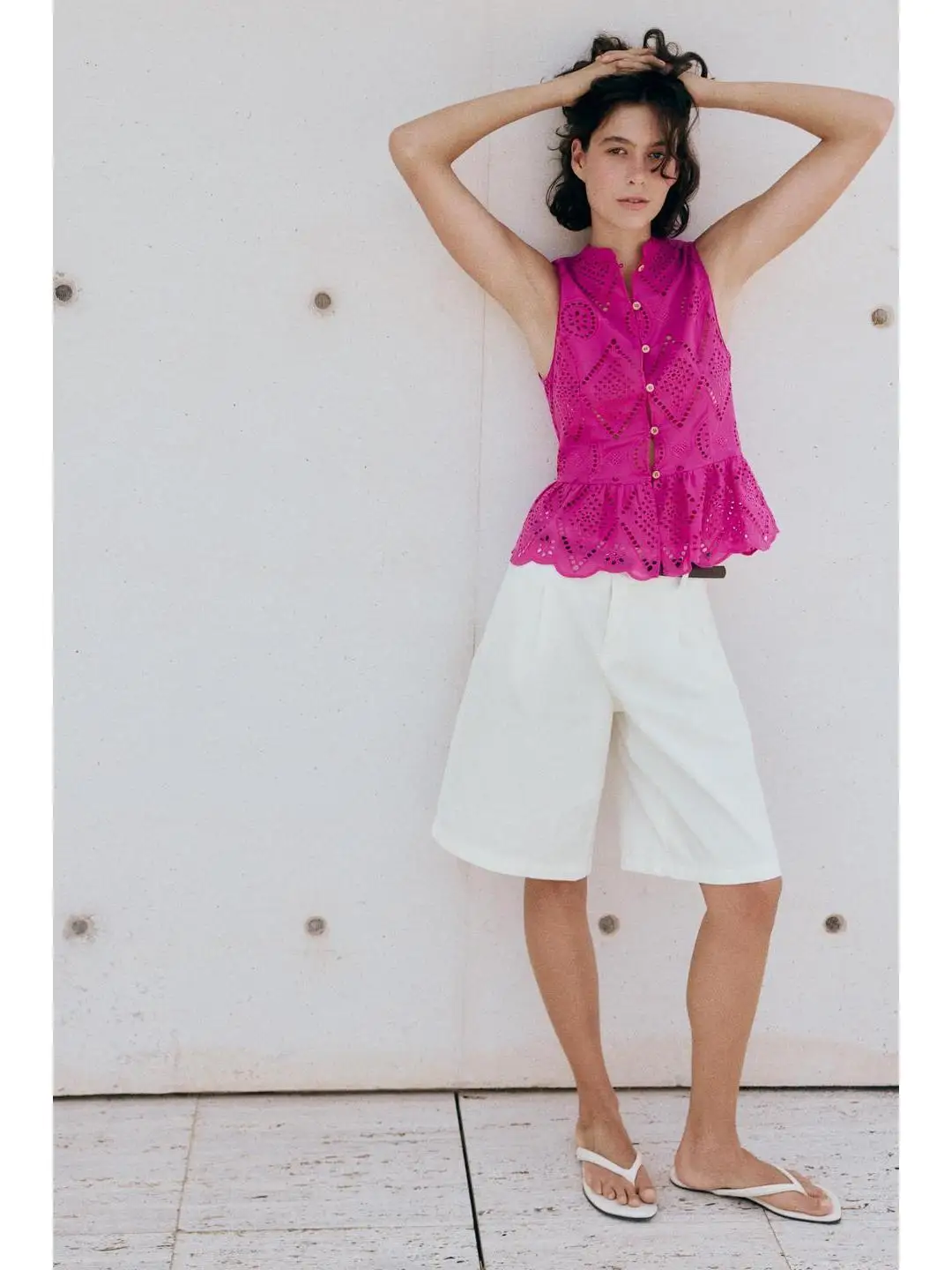 Summer Casual Style round Neck Sleeveless Embroidered Short Skirt Design Nine Points Top Women's Fashion Polyester Fiber Vest