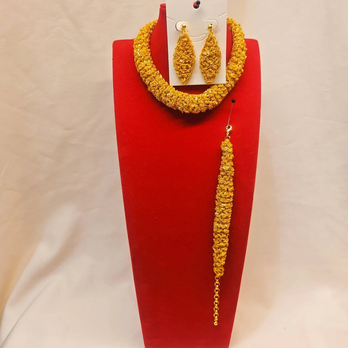 Novo Conjunto de Joias de Luxo Banhado a Ouro 24K da Moda Dubai da UE, com Colar, Brincos e Pulseiras, Requintado para Noivado e Festas, para Casais
