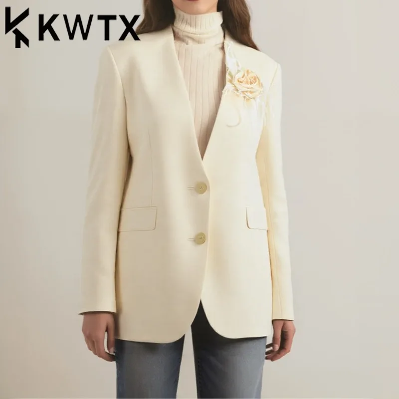 

KWTX 2025 весна-лето женский бежевый пиджак приталенного кроя с 2 пуговицами и v-образным вырезом элегантный повседневный офис с вышивкой шикарный высокое качество