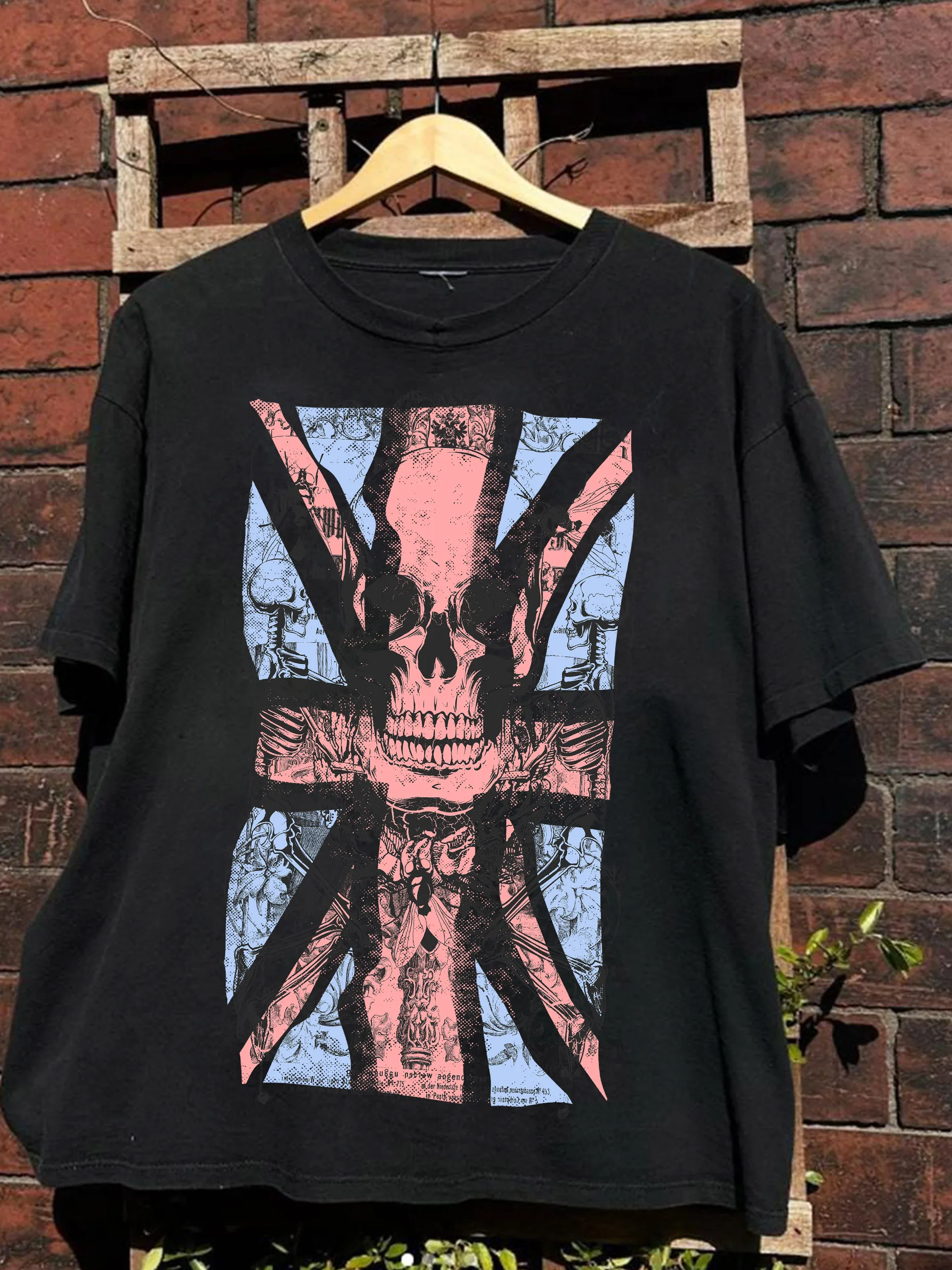 

Men's T Shirt with Pink Skull Printed Design, Black Short Sleeve Crew Neck, 100% Cotton