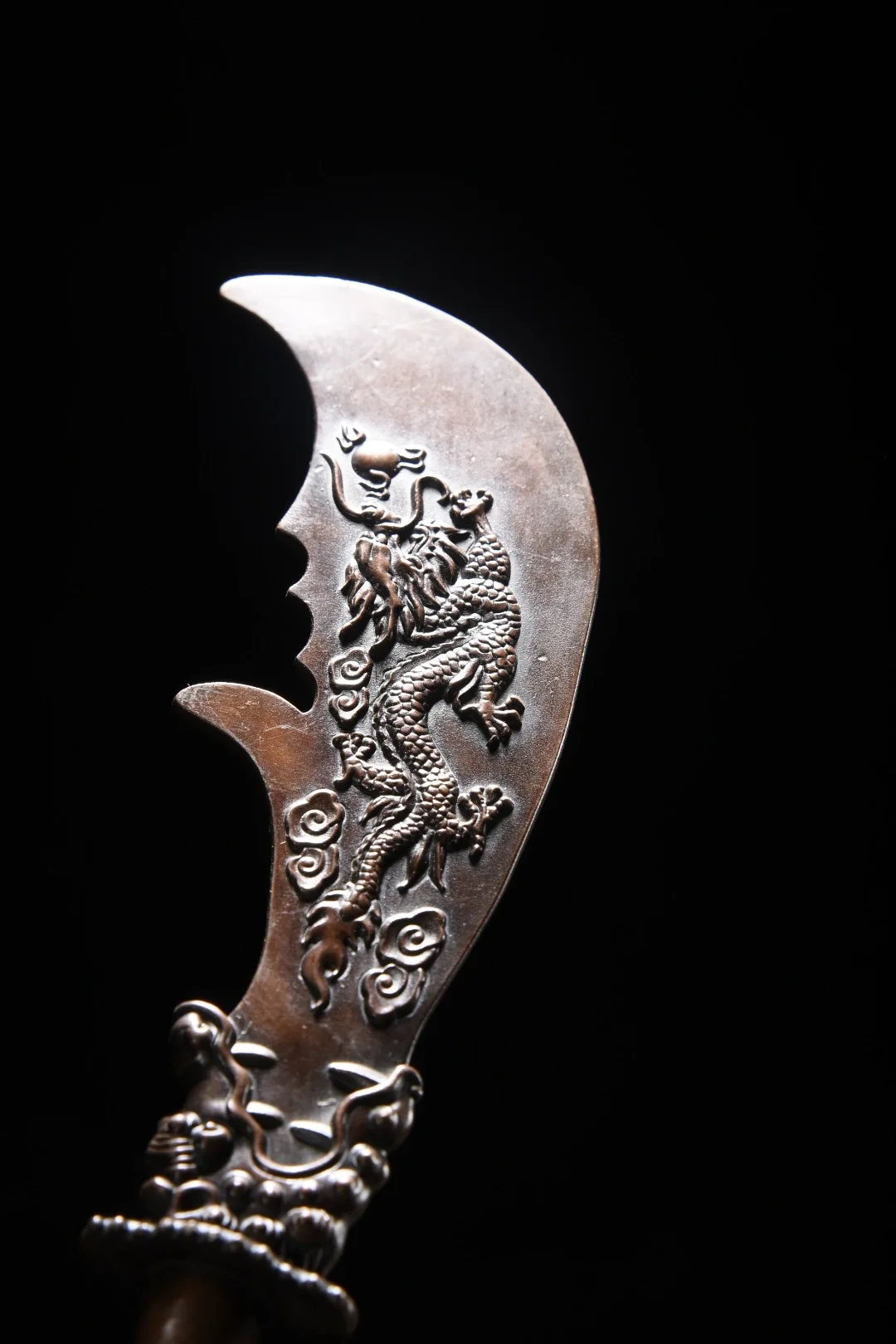 

26 "Бронзовая перегородчатая эмаль с цветочным узором Статуя Гуань Гун Цзялан Бодхисаттва Дверь Бог Станция Будды Amass Багатство Зал поклонения