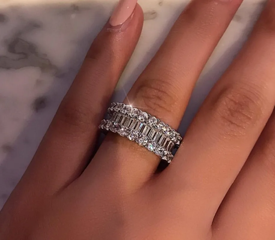 New Hot Sale Stunning Luxury Jewelry Silver Color Princess White Clear AAAAA Cubic Zircon Women Wedding Band Ring