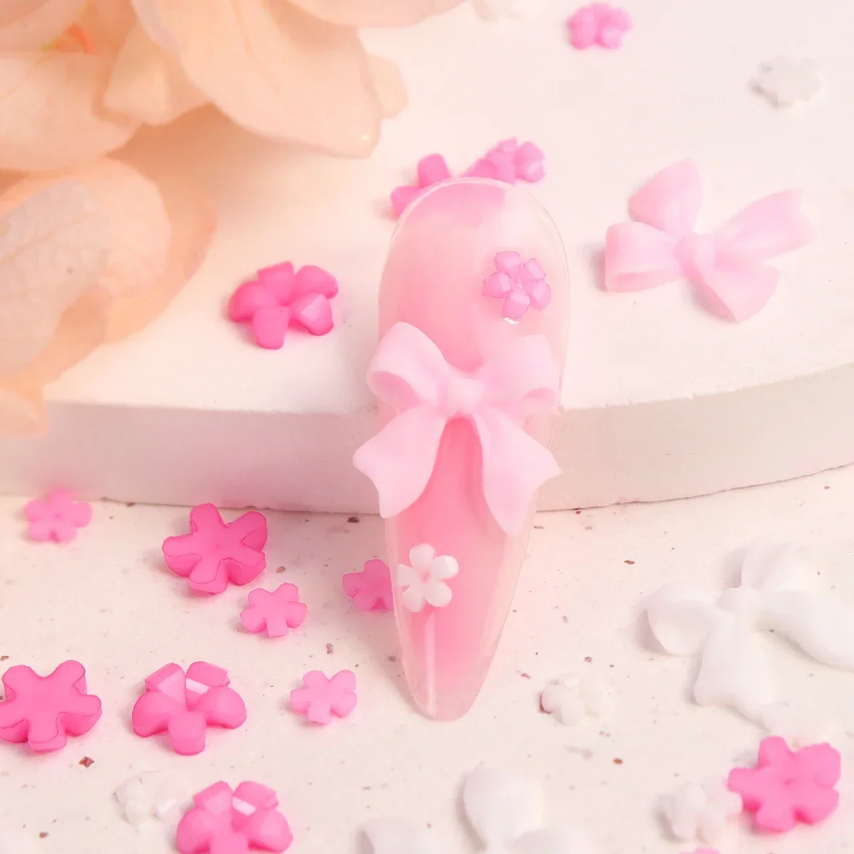 Kawaii Flower Bow Nail Charms, Resina Strass Decorações, Acessórios para DIY, Peças de Arte Coreana, Rosa e Branco, 2 Sacos por Conjunto