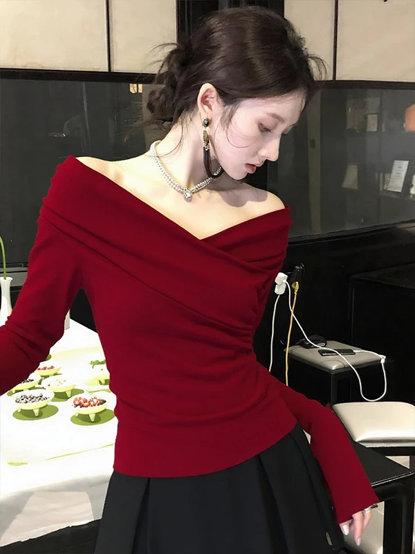 

Ретро-красный вязаный свитер на одно плечо, женский, весна 2026, новинка, высококачественная базовая кофта, мягкий топ с V-образным вырезом и длинными рукавами