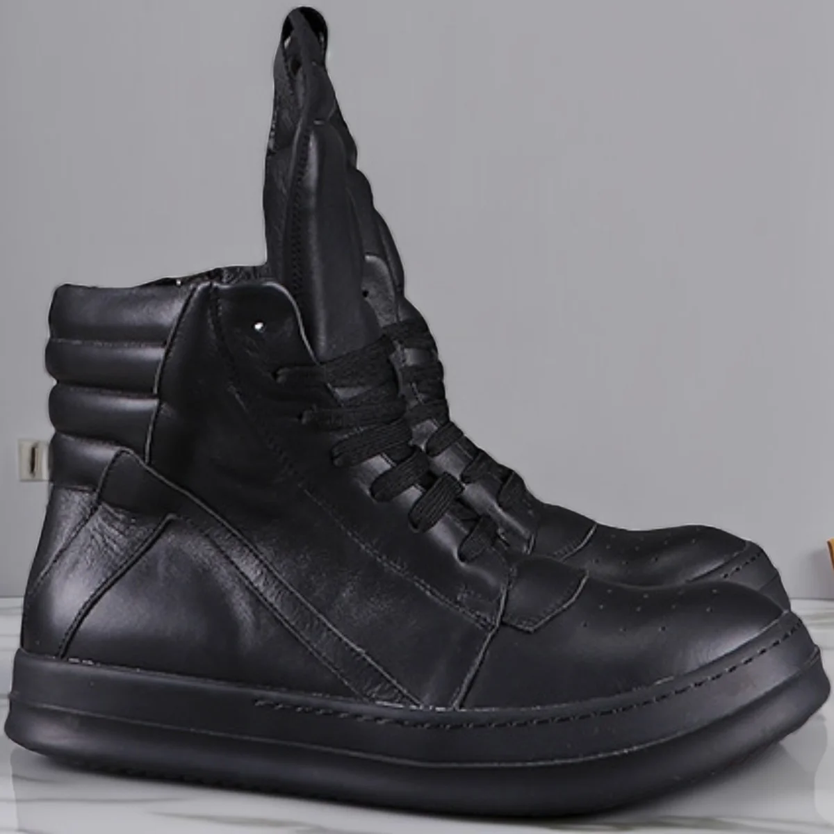 

Men's Casual Leather Boots Women High Top Lace-Up Luxury Designer Black White Patchwork Style Sneakers For Autumn Male Shoe