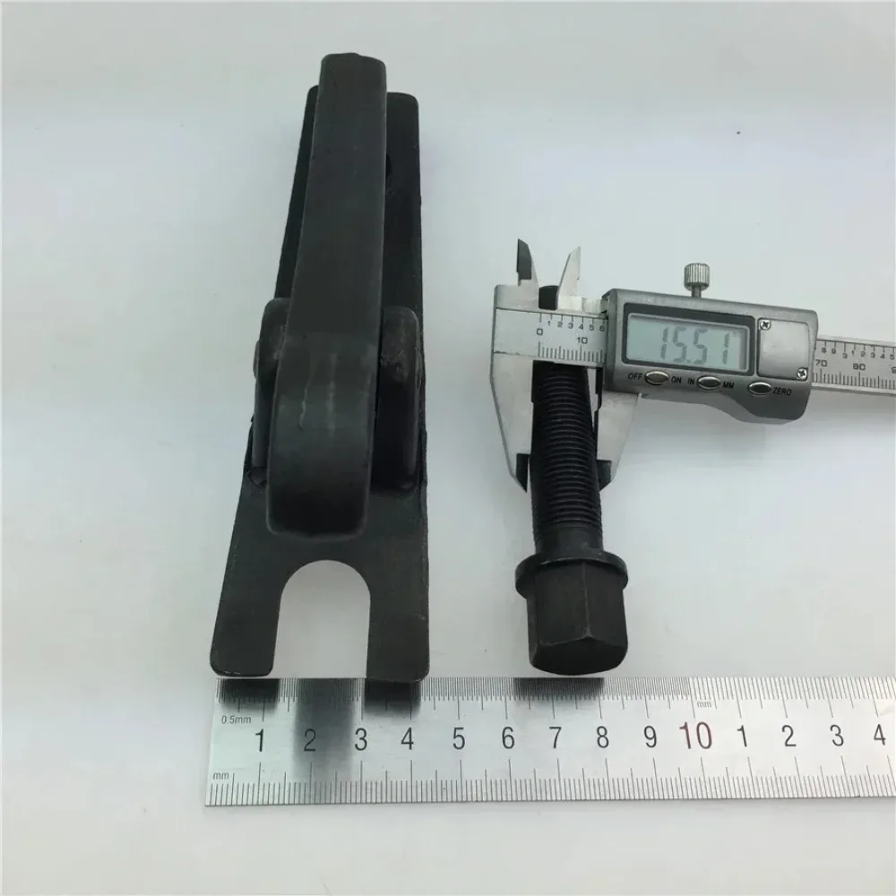 Repair vehicle car ball head puller / ball cross bar pull code / ball head removal tool
