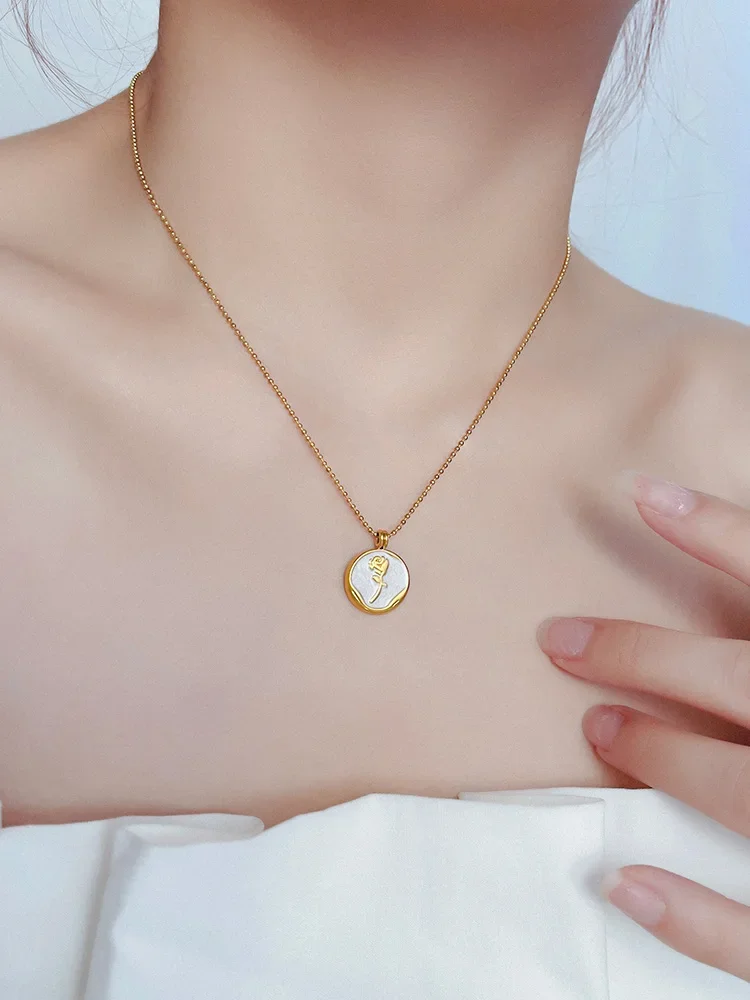 

Rose Necklace Trend Original Niche Internet Celebrity Collarbone Chain Titanium Steel Jewelry Light Luxury Fashion