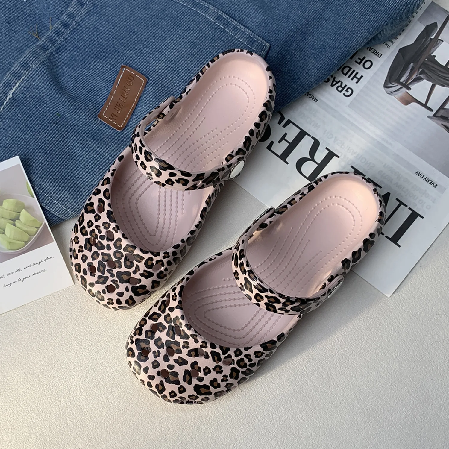 

Pink Leopard Print Women Ballet Clogs Cute Sweet Non Slip Summer Parent Child Slippers Outdoor Hollow Beach Shoes