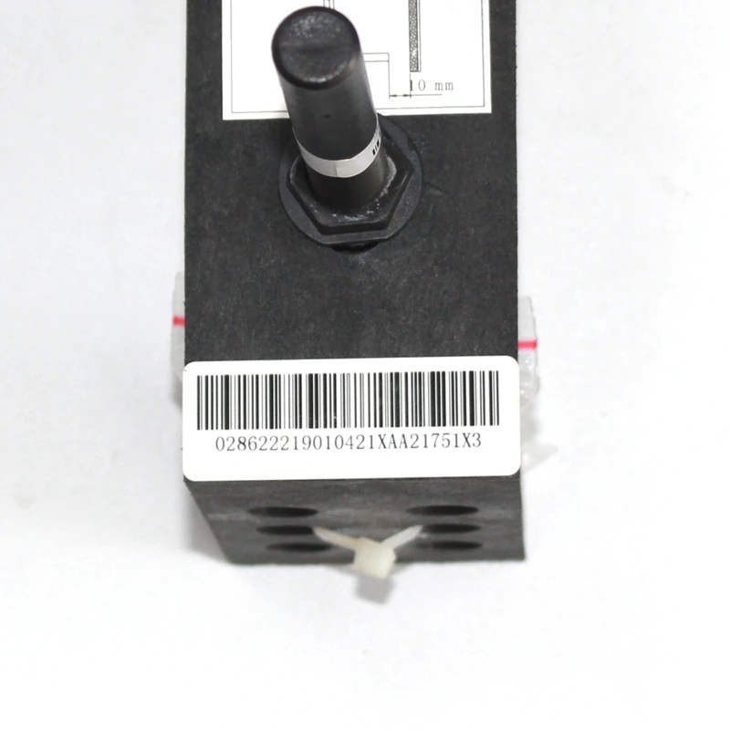 ชิ้นส่วนลิฟต์ XAA21751X1 เซ็นเซอร์ปรับระดับ HAA21752C2 เครื่องมืออุปกรณ์เสริมลิฟต์