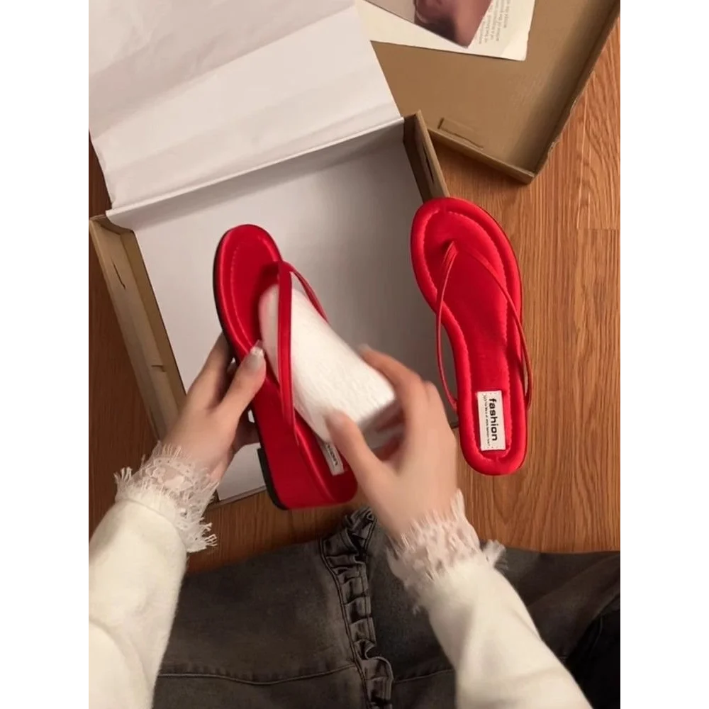 Damen Rote Wildleder Keilabsatz-Flip-Flops, Offene Zehenpartie Sommer-Slides, Bequemes Schuhwerk für Strandurlaub – Detail 1