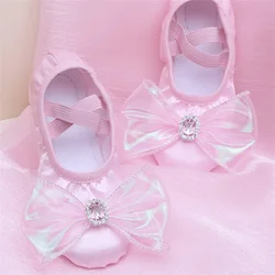 Ragazze Bow Cartoon ballerine pantofole da ballo per bambini suola morbida professionale ragazze balletto femminile Yoga palestra scarpe da ballo per bambini