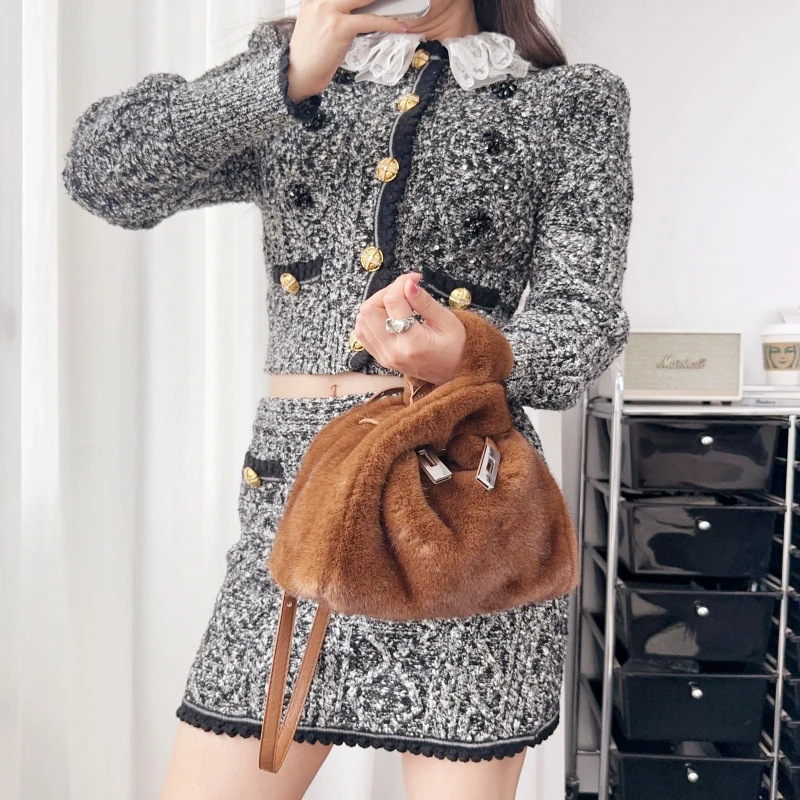 

New Winter Faux Fur Crossbody Bag Women Korean Fashion Shoulder Handle Bag Textured Casual and Simple Design Bags for Travel