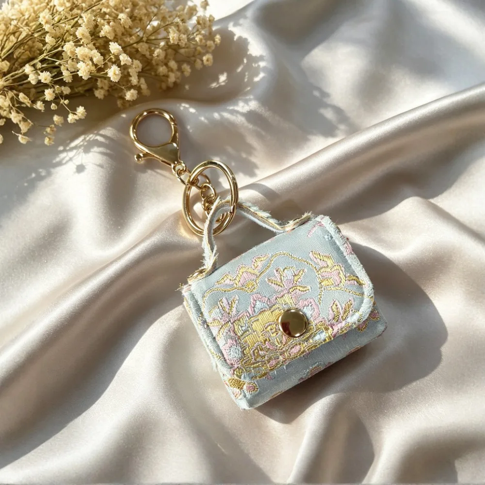 Jacquard Weave Jacquard Earbud Case Charm Compact Size Traditional Pattern Embroidered Coin Purse Multiple Colors Lightweight