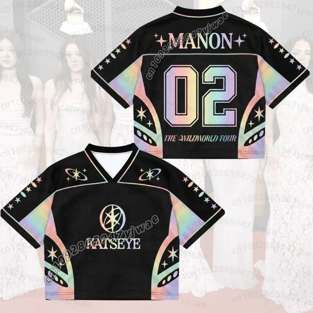 26 Sommer Purple Flame KATSEYE The Wild World Tour, gemischtes Mesh-Trikot, Merchandise, Geschenk für Manon-Fans, Trikot, T-Shirt für Kinder und Eltern. – Detail 4