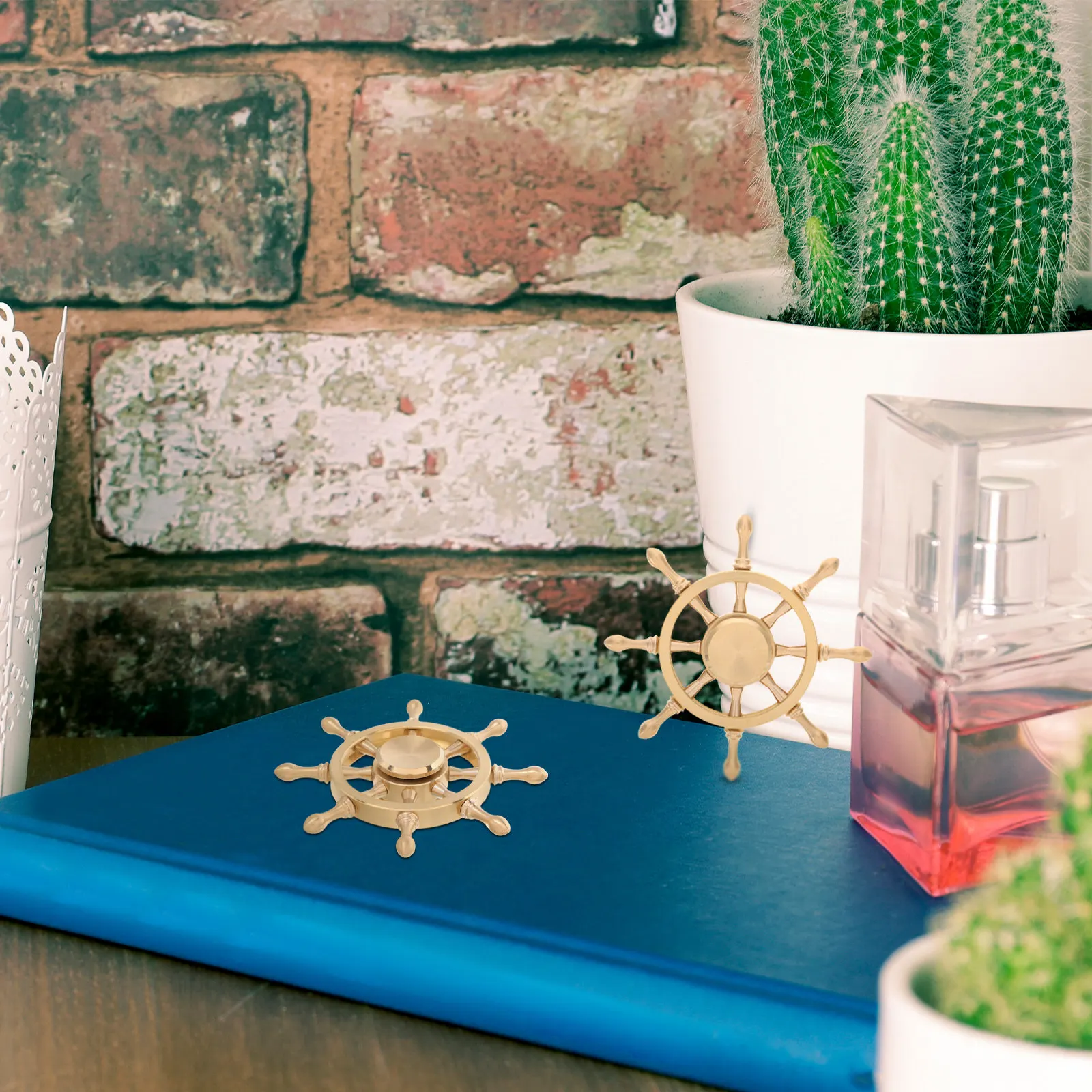 Brass Ship Wheel Decorative Ornament Rotatable Craft for Desk Living Room Office Marine Nautical Home Decoration