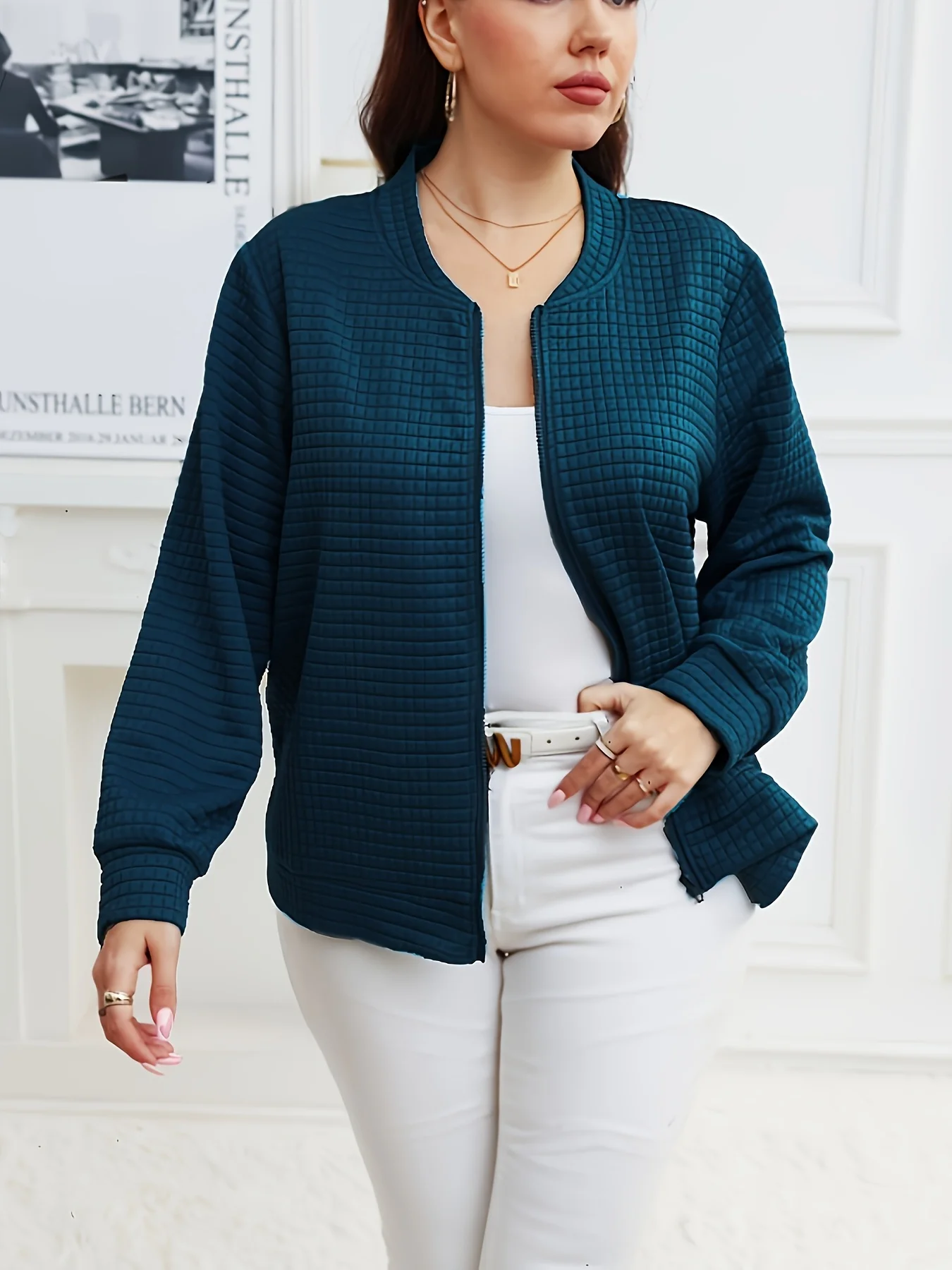 Plus-Size Women's Elegant Long-Sleeve Cardigan Jacket - Soft Waffle Fabric, Classic Zip-Up Design, V