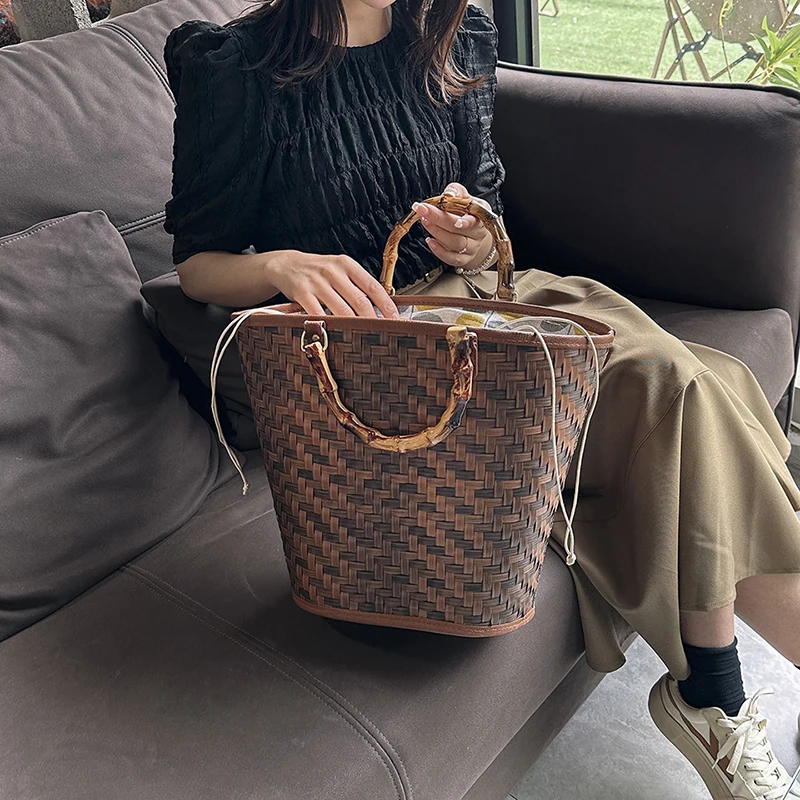 Ladies Summer Vacation Straw Handbag Ladies Rattan Bag Handwoven Beach Ring Bohemian Shoulder Bag Casual Bag Fashion Bucket Bag