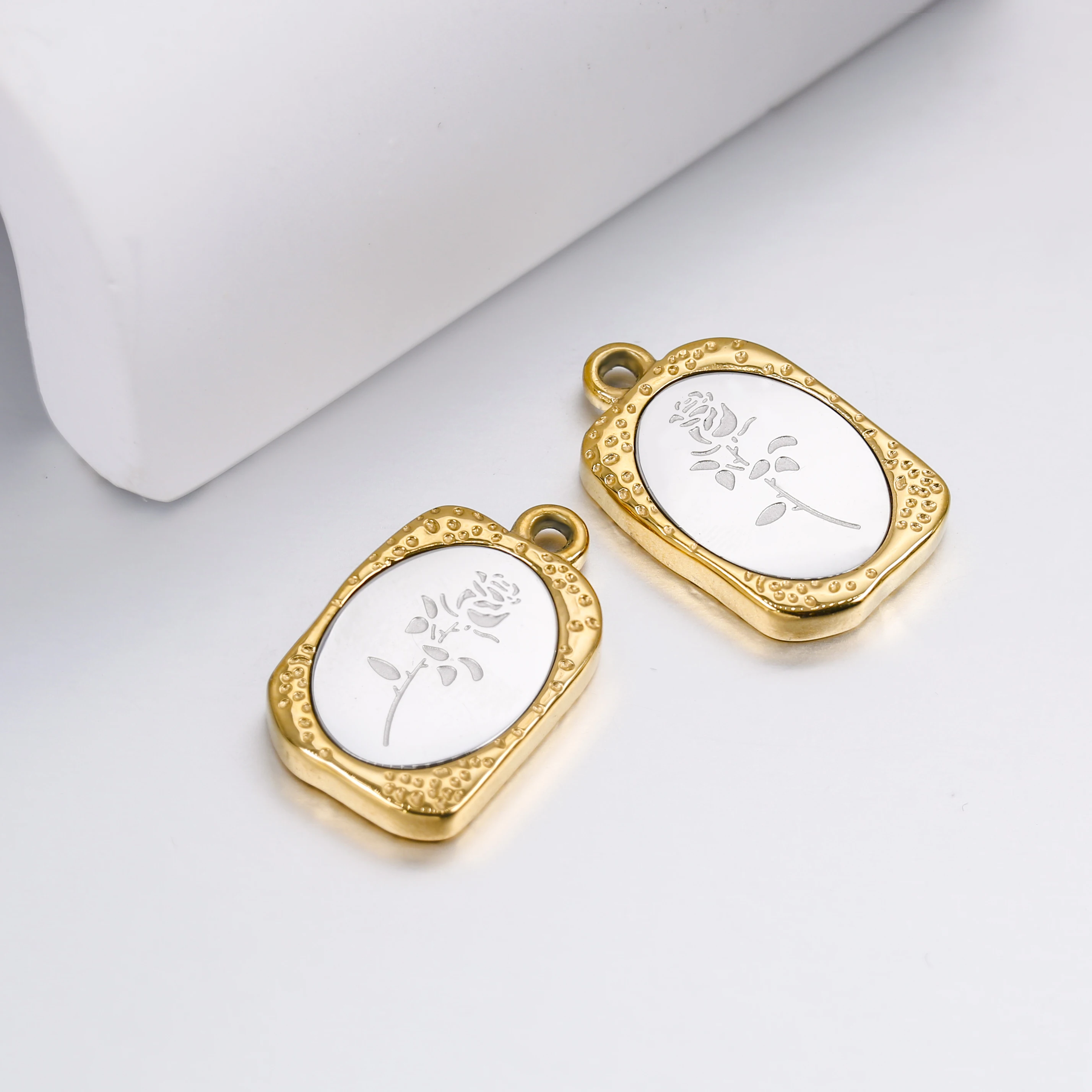 

3 шт./лот подвески из нержавеющей стали винтажная роза с рамкой рельефные аксессуары «сделай сам» изготовление ожерелья подвеска ювелирные ...