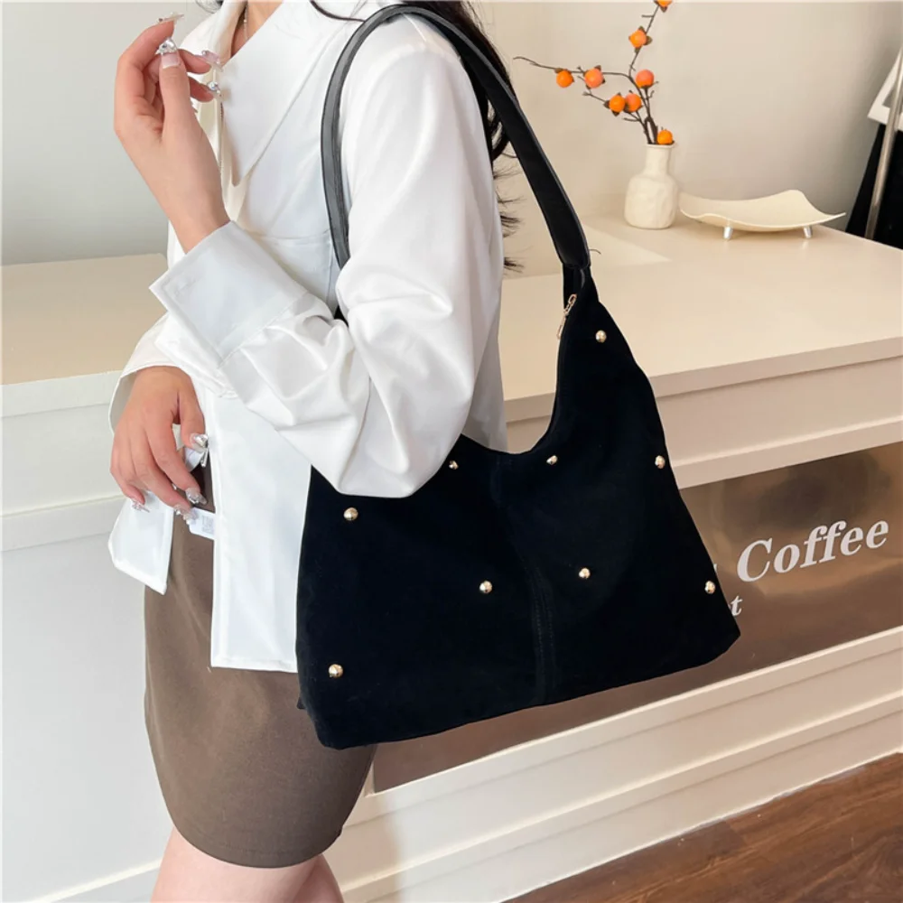 

Women Faux Suede Rivet Shoulder Bags Fashionable Large Capacity Niche Design Commuting Tote Bag Female Commuter Underarm Bag