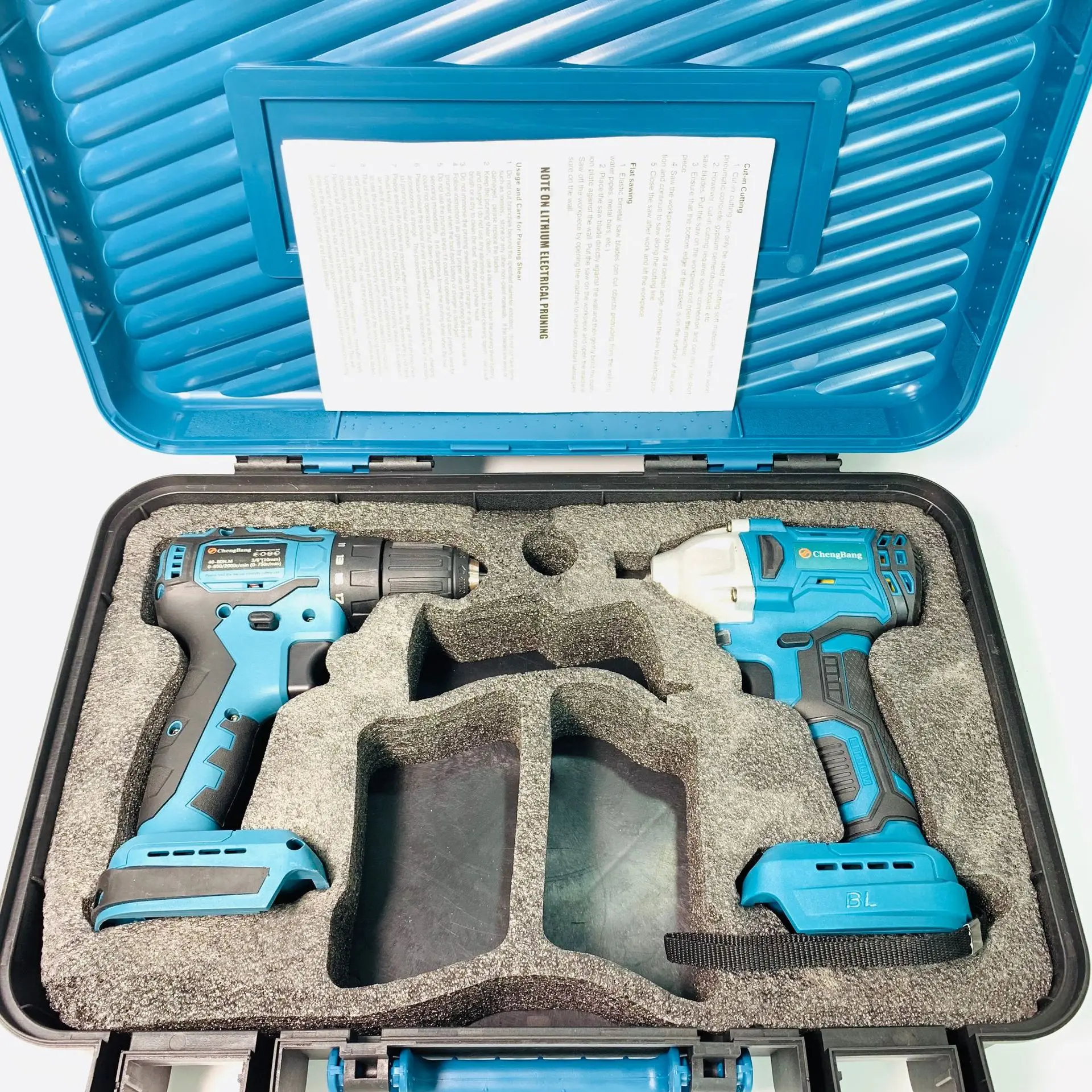 أداة الجمع اللاسلكية بدون فرش إعادة شحن الحفر الكهربائية أداة السلطة المفتاح الكهربائي 2 قطعة بطاريات