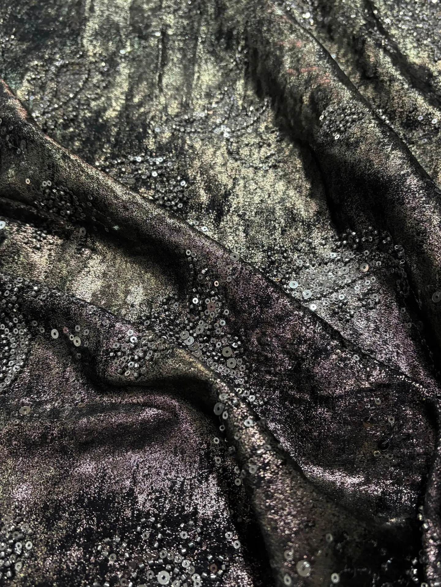 

New pearl tube sequins paisley flower embroidered gold-pressed fabric for women's clothing, dresses, designer fabric