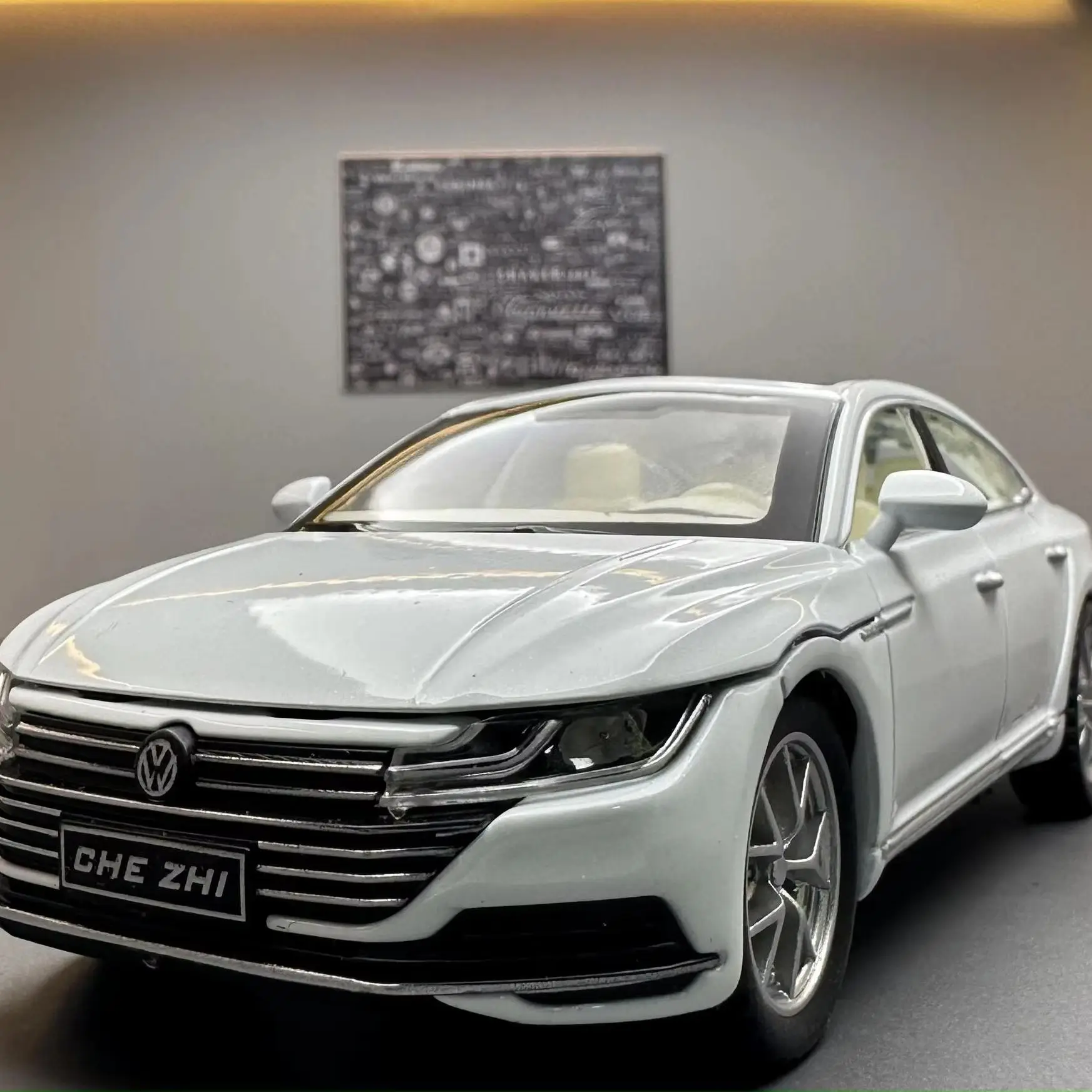 Modelo de coche Volkswagen CC arteon 1:32, coche de aleación fundido a presión, modelo de coche de juguete, juguete coleccionable para niños, regalo de Navidad