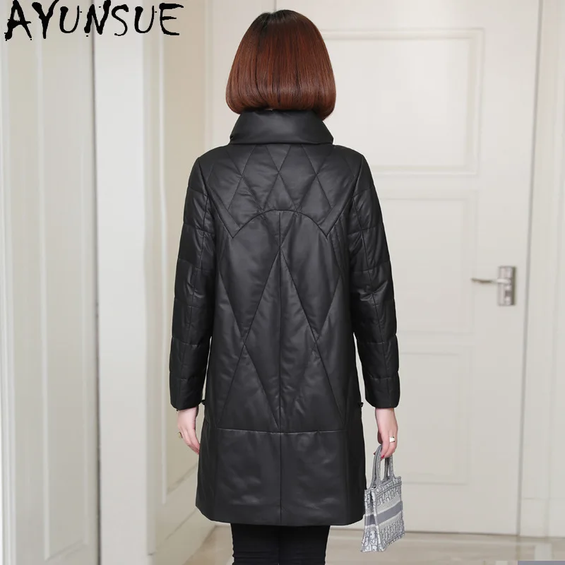AYUNSUE 진짜 양피 정품 가죽 자켓 여성 2025 겨울 의류 중간 길이 다운 여성 코트 루즈 피트 겉옷의 새로운