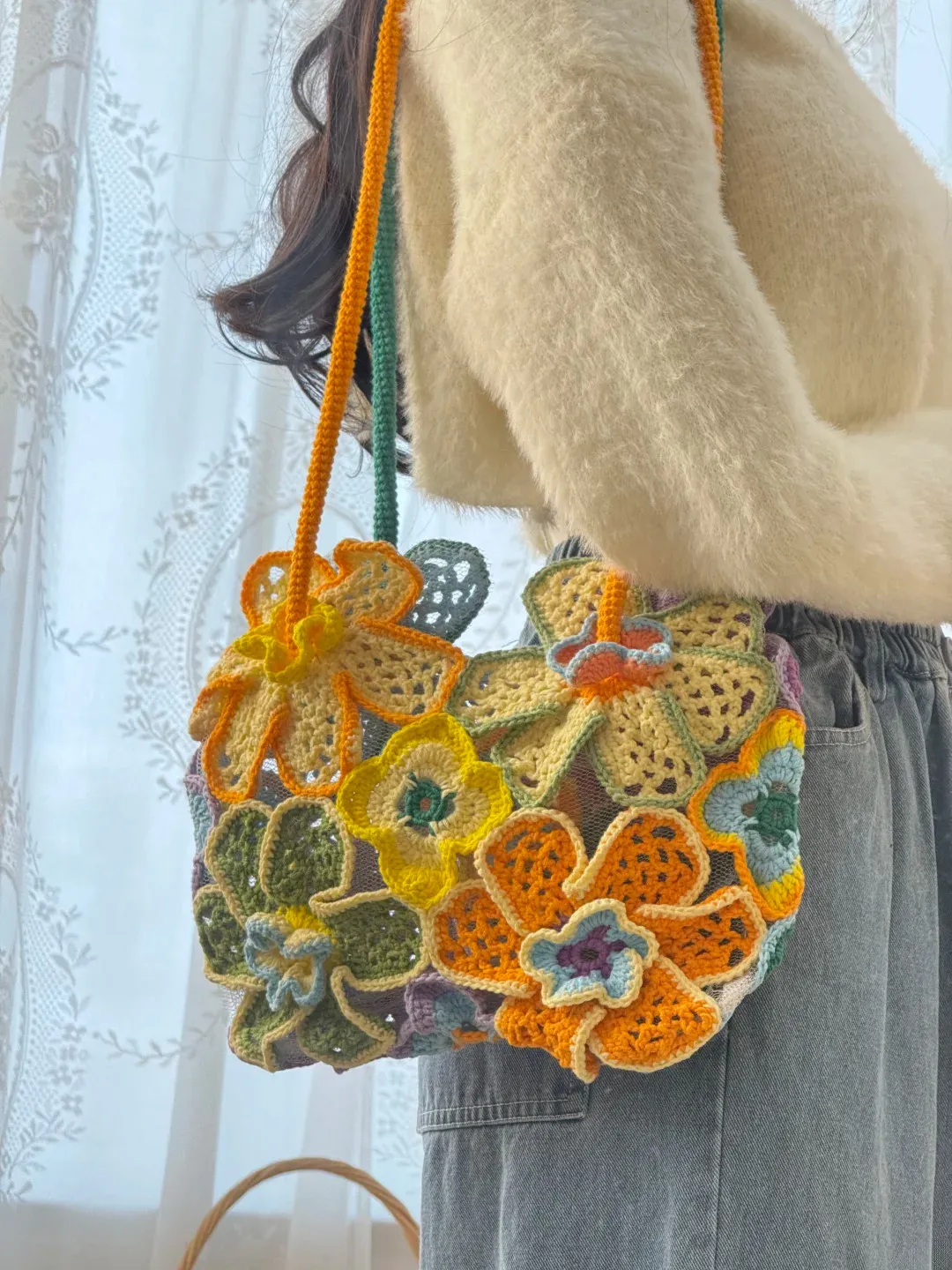 Dopamine flower bag hand woven hollow out shoulder bag summer travel Lightweight and portable hook knitted DIY material bag gift