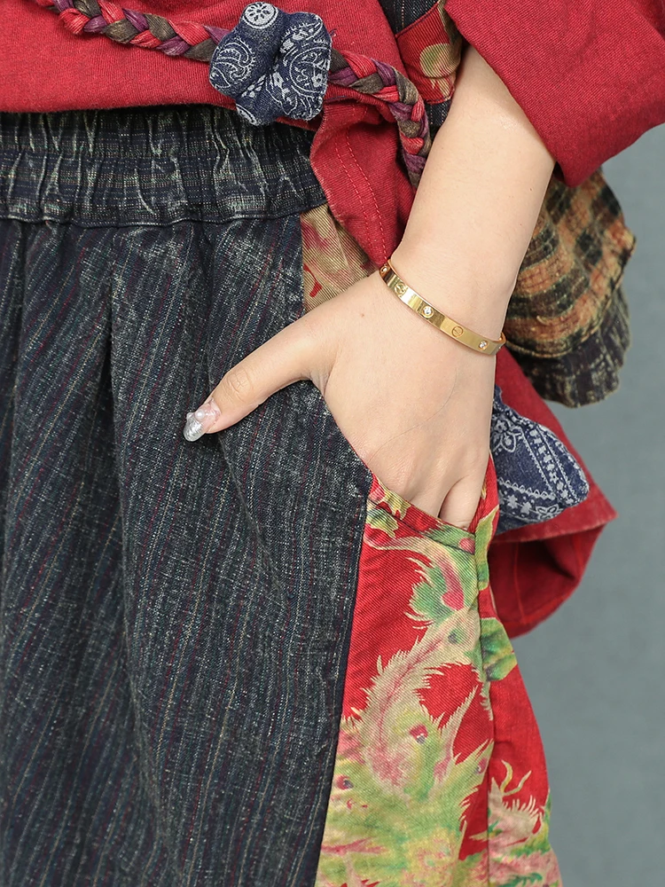 Setelan Dua Potong Wanita Gaya Cina Baru Retro Patchwork Motif Bunga Besar dengan Gesper Plat, Rompi Pendek, Celana Jeans Kaki Lebar, Pakaian Wanita Model Longgar