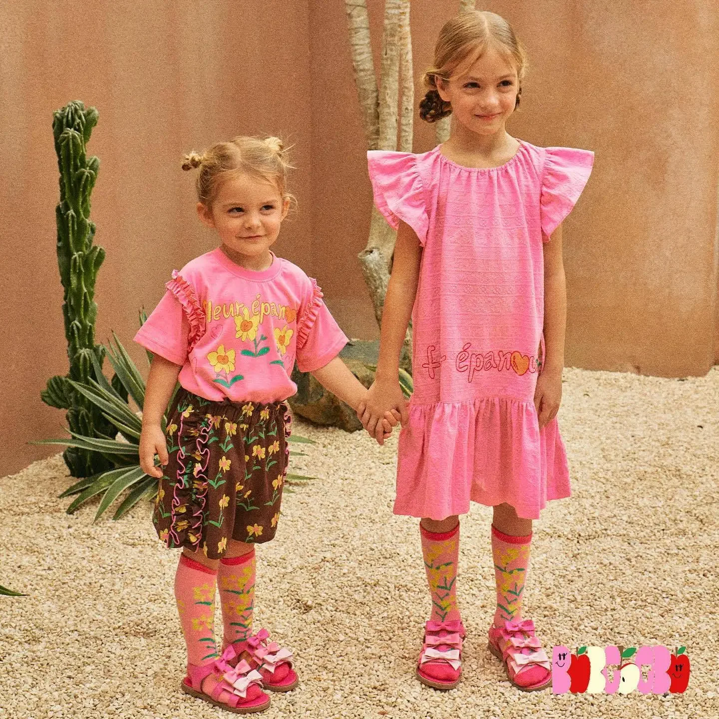 Girls' spring suits 2024   cute short sleeve t-shirts, printed shorts, flying sleeve dresses for small and medium-sized children