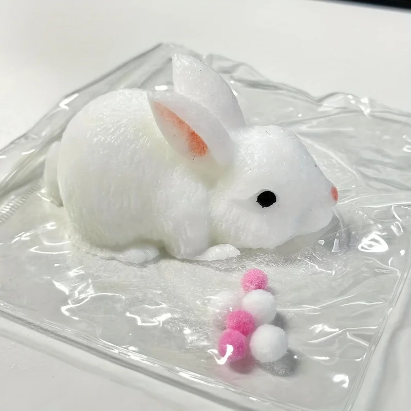 Wielkanocny puszysty króliczek, długie uszy, uroczy, pulchny, biała guma, zabawka do ściskania, na prezent na Wielkanoc