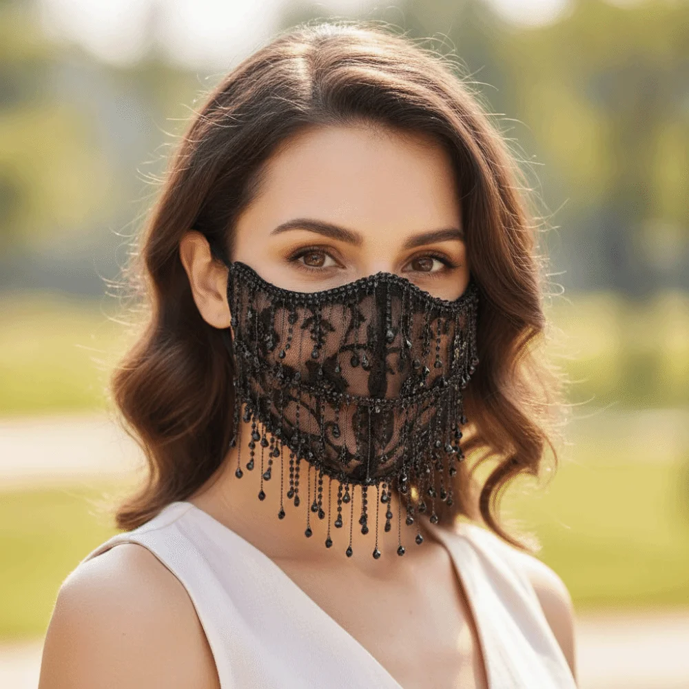 Elegant ademend bling gezichtsmasker met strass steentjes en kwastjes, damessluiermasker, stofdicht, zonwerend mesh masker met kwastjes voor dagelijks gebruik.