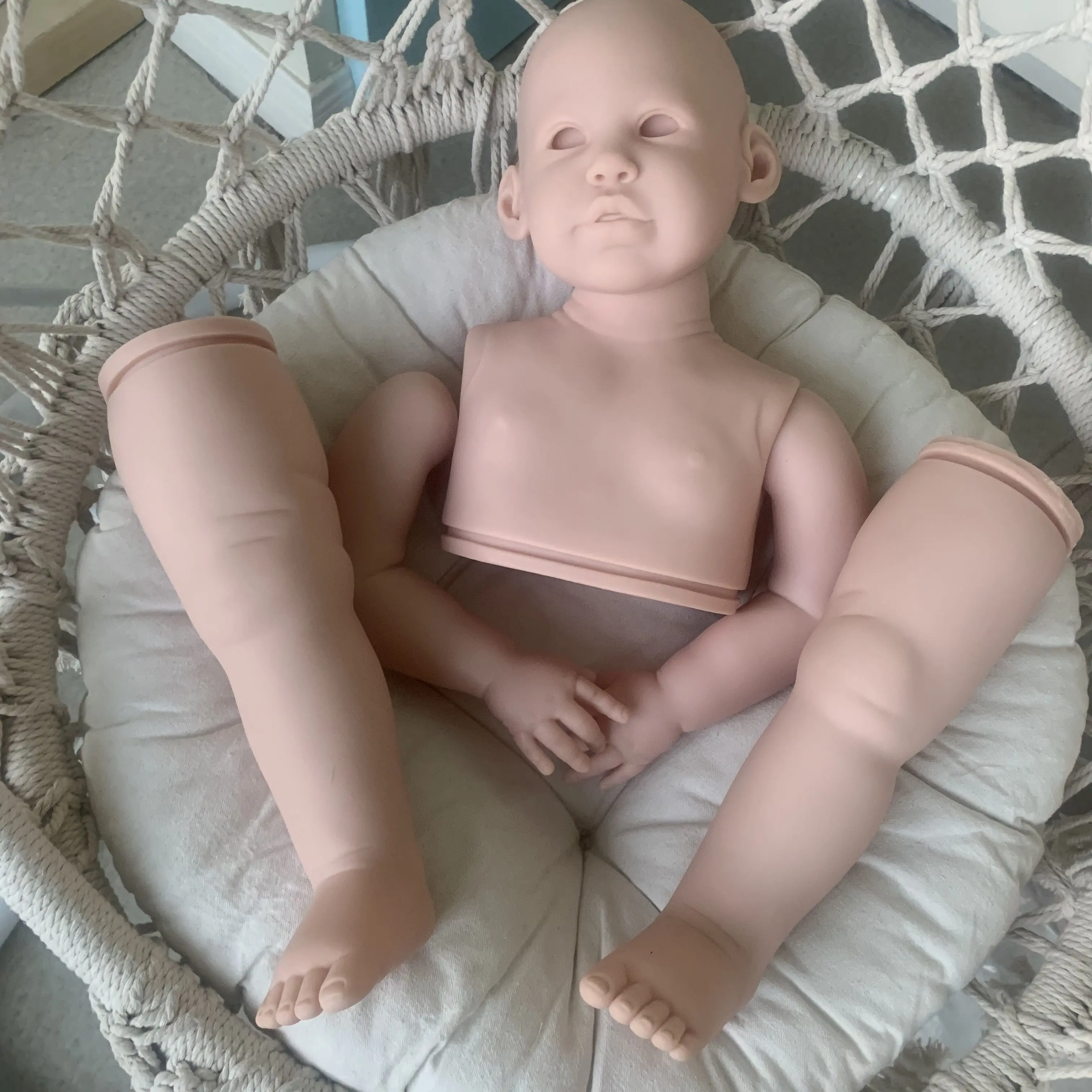 

SANDIE 29-дюймовый комплект куклы Linh Reborn Life, настоящий размер для малышей, свежий цвет, мягкое на ощупь