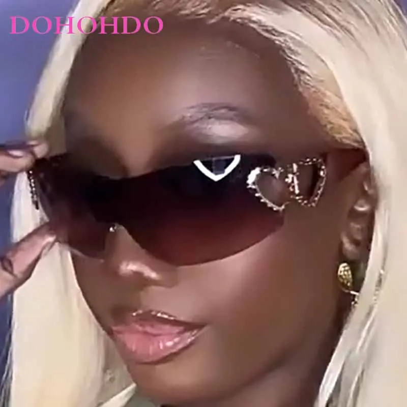 

2025 Fashion Y2K Heart Love Sunglasses Women Men Trendy New Punk Wrap Around Gradient Sun Glasses Shade UV400 Eyewear Goggles