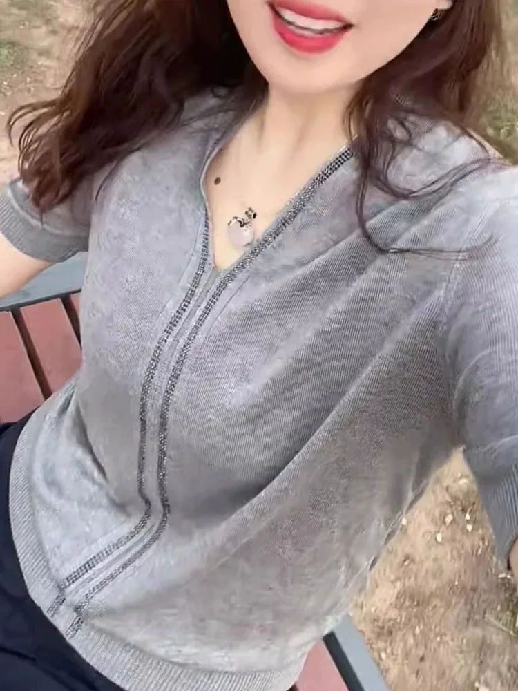 بلوزة نسائية أنيقة بياقة على شكل V وأكمام قصيرة، مزينة بالأحجار الكريمة، تصميم كوري، إصدار صيفي جديد، متعددة الاستخدامات ومظه... #1