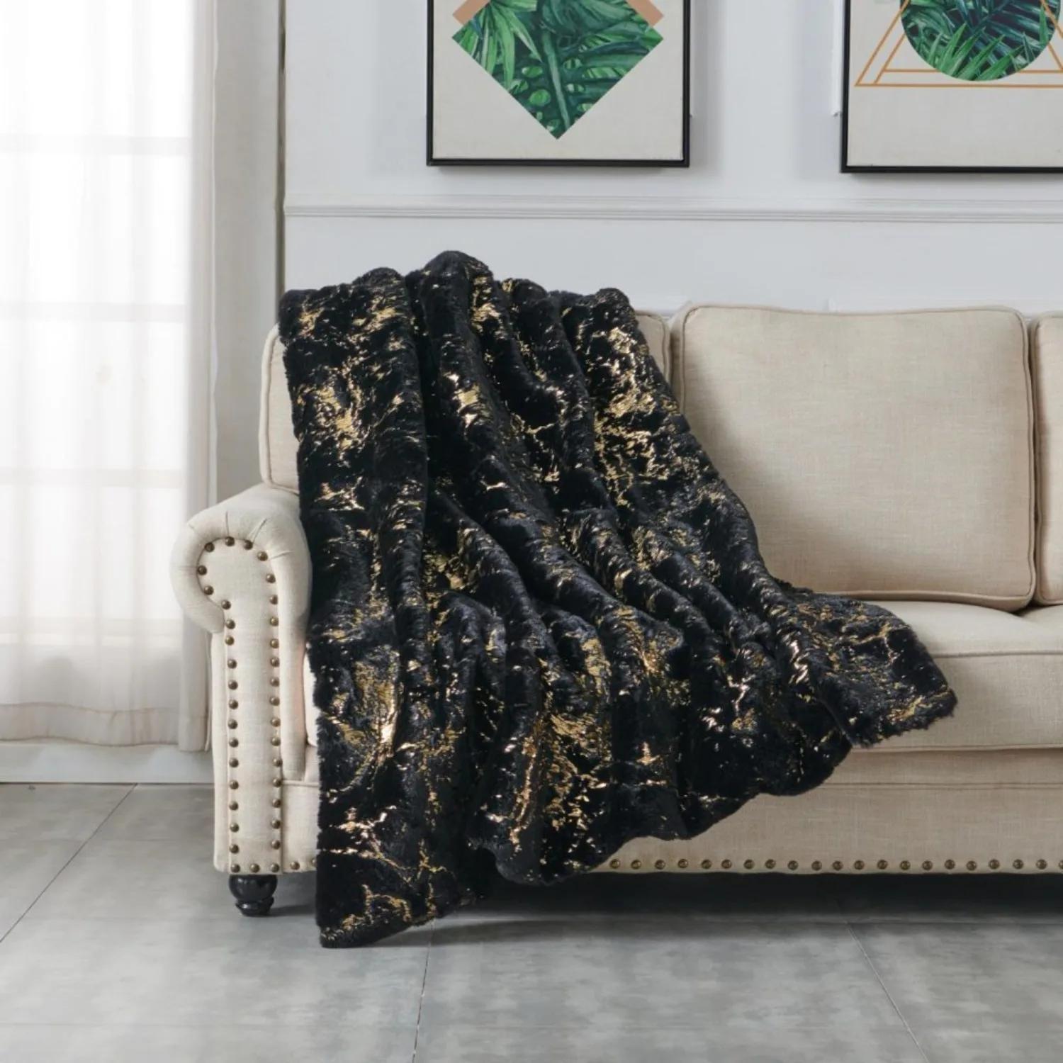 Sumptuous Gilded Black Chinchilla Faux Fur Throw Blanket - Luxurious 60