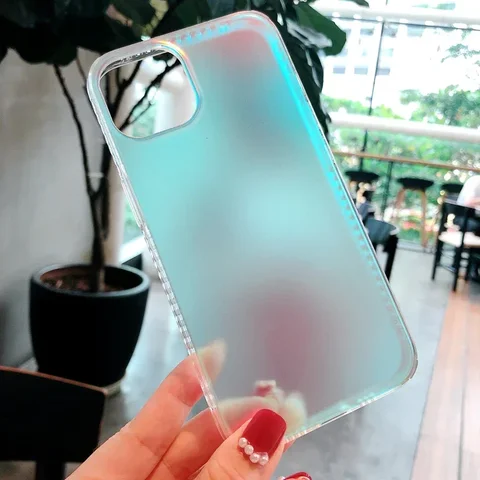 Чехол Aurora для iPhone 17 Pro Max, матовый, противоударный, лазерный градиент — изображение продукта
