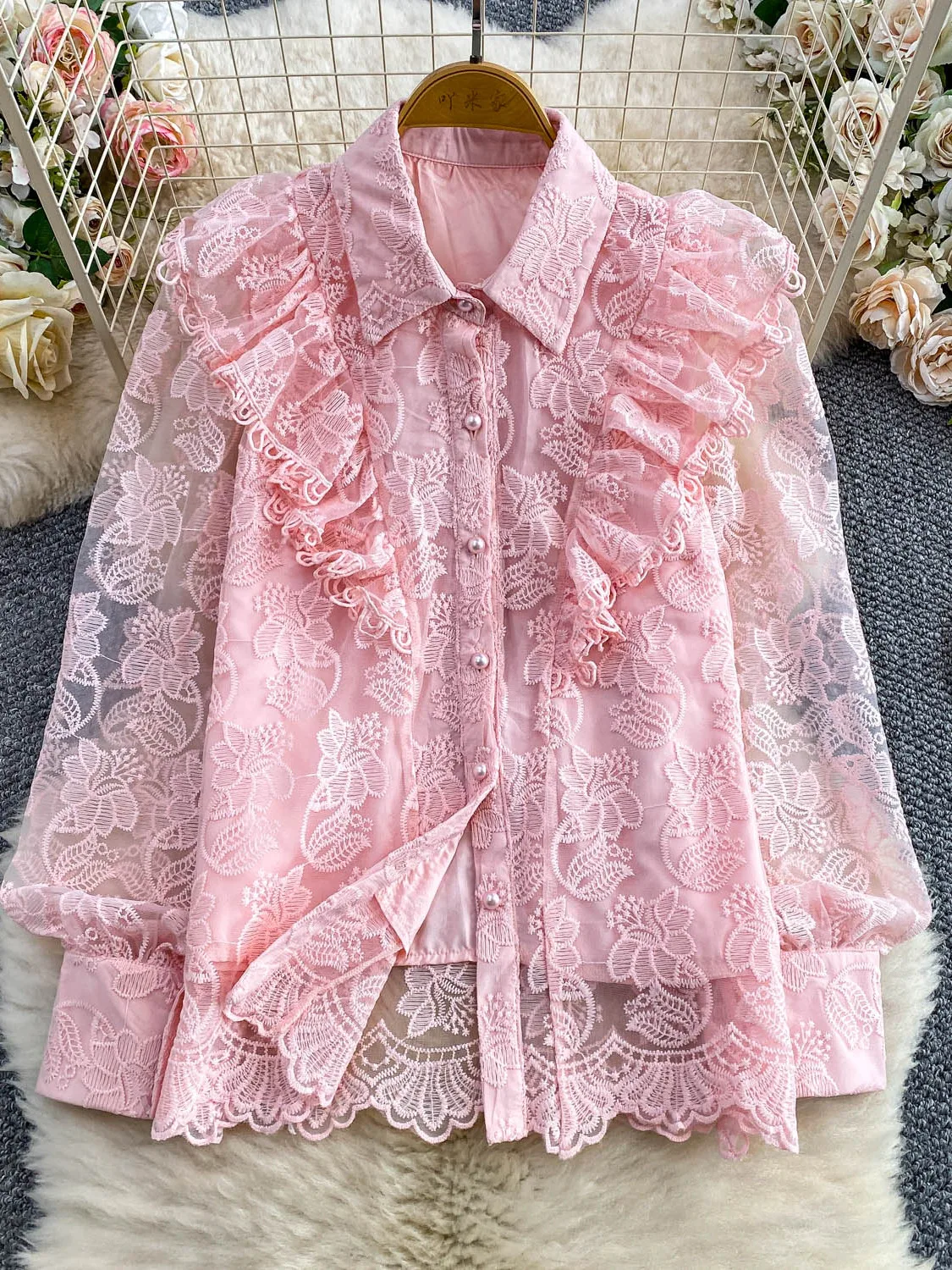 

Французская кружевная блузка с вышивкой, женская, приталенная, с длинными рукавами-фонариками, нежно-розовая, из тонкой марли, антивозрастная, тонкий топ