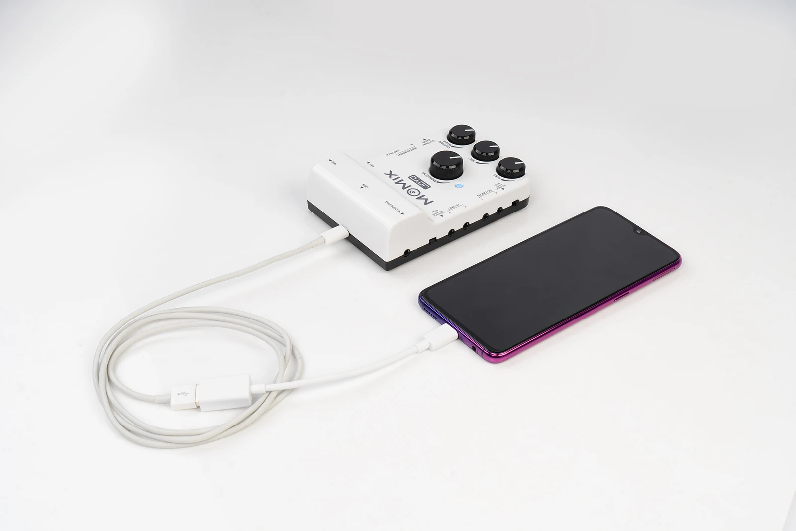 ขายด่วน MOMIX การ์ดเสียงมิกเซอร์สำหรับบันทึกเสียงโทรศัพท์มือถือและถ่ายทอดสด